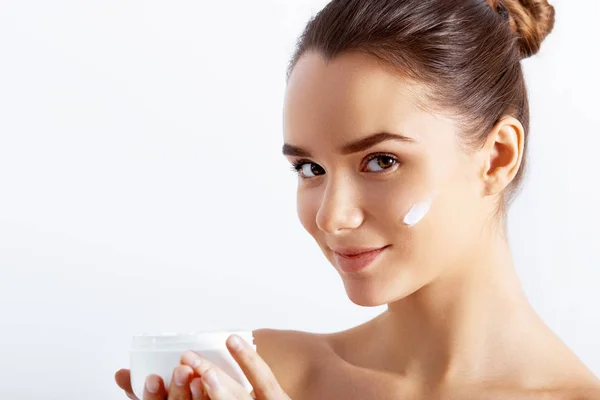 Beauty Concept Taking Good Care Her Skin Attractive Young Woman — Stock Photo, Image