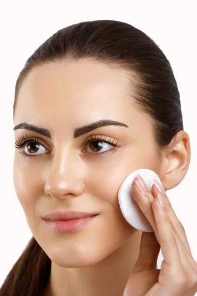 Beauty Face Beautiful Woman Natural Makeup Skin Care Woman Removing — Stock Photo, Image