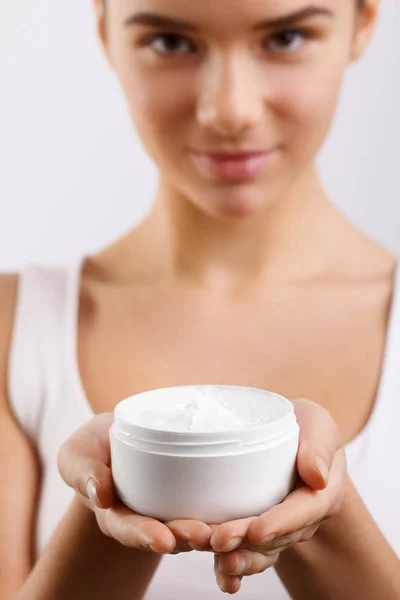 Closeup Shot Hands Applying Moisturizer Beauty Woman Holding Glass Jar — Stock Photo, Image