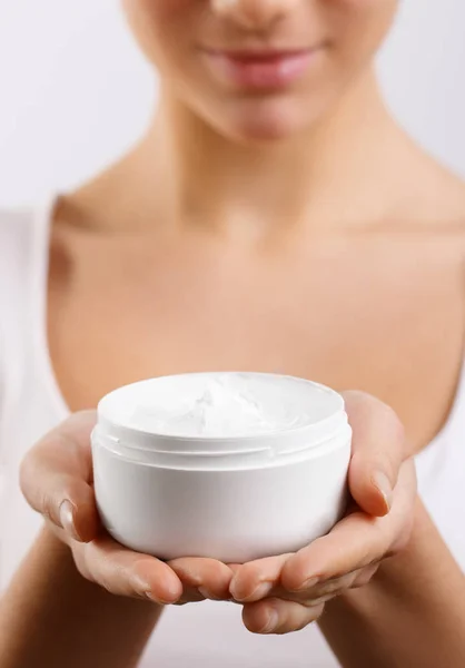 Closeup Shot Hands Applying Moisturizer Beauty Woman Holding Glass Jar — Stock Photo, Image