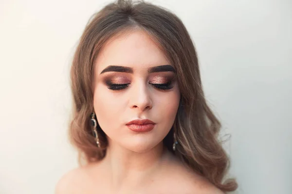 Vacker Modell Flicka Med Mode Lyx Makeup Långa Ögonfransar Perfekt — Stockfoto