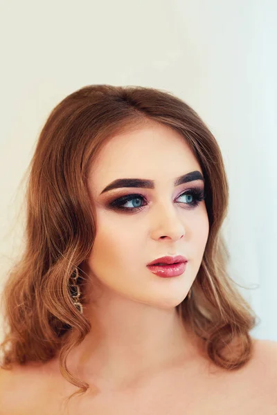 Vacker Modell Flicka Med Mode Lyx Makeup Långa Ögonfransar Perfekt — Stockfoto