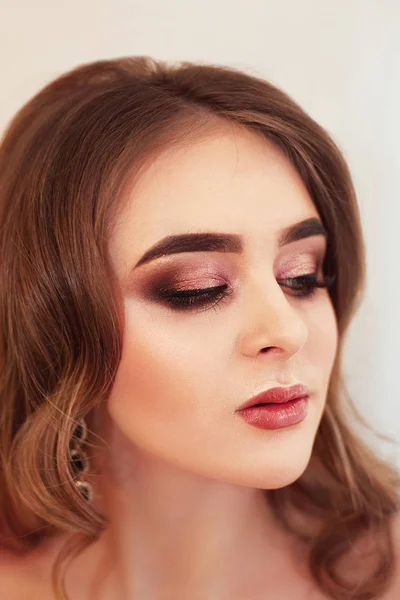 Vacker Modell Flicka Med Mode Lyx Makeup Långa Ögonfransar Perfekt — Stockfoto