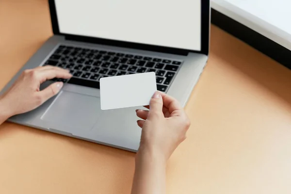 Compras Pago Línea Mediante Uso Computadora Portátil Llave Del Coche — Foto de Stock