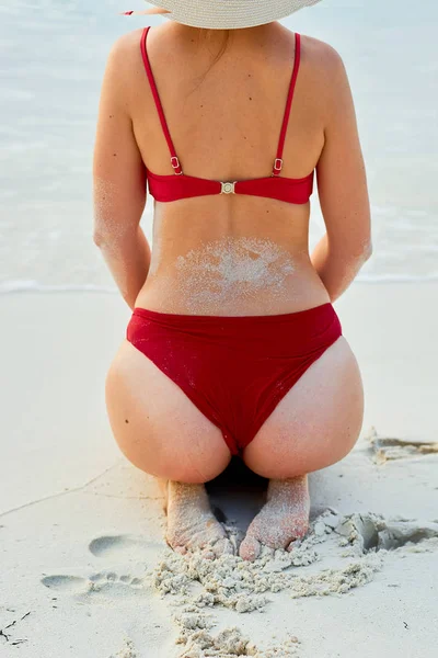 Back Young Woman Bikini Standing Beach — Stock Photo, Image