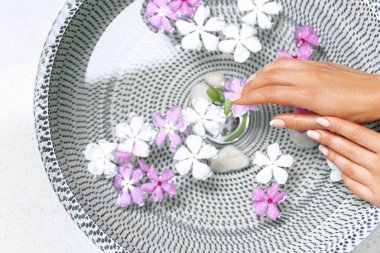 Spa tedavi ve kadın el spa, Tayland için ürün. seçin ve yumuşak odaklama.