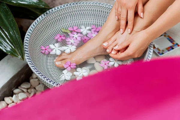 Trattamento Spa Prodotto Donna Piedi Piedi Spa Bagno Piedi Ciotola — Foto Stock