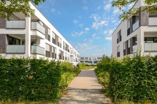 Cityscape Com Novos Edifícios Residenciais Modernos — Fotografia de Stock