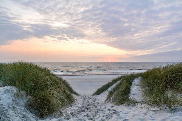 Вид Красивый Пейзаж Пляжем Песчаными Дюнами Вблизи Хенне Озил Ландшафт — стоковое фото