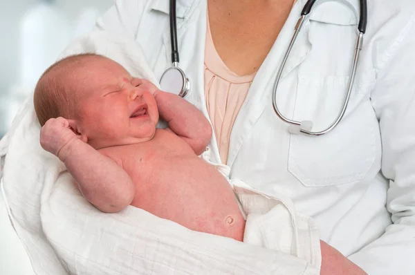 Pediatrician Doctor Stethoscope Holding Newborn Baby Arms — Stock Photo, Image