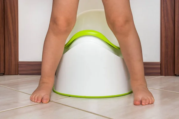 Child Baby Potty Toilet Training Concept — Stock Photo, Image