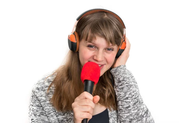 Mulher Bonita Com Microfone Fones Ouvido Está Gravando Sua Música — Fotografia de Stock