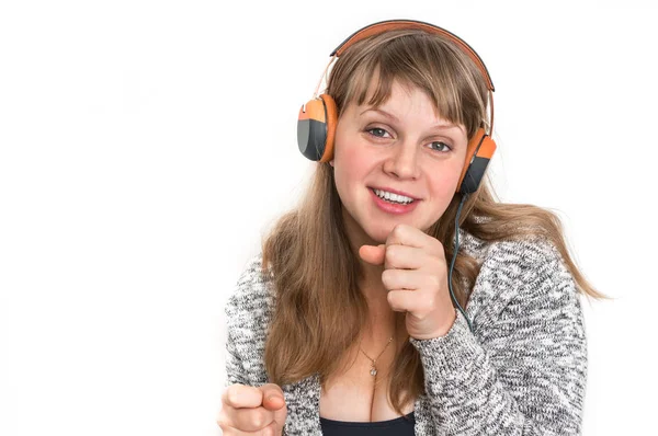 Mulher Bonita Com Fones Ouvido Está Ouvindo Música Rock — Fotografia de Stock