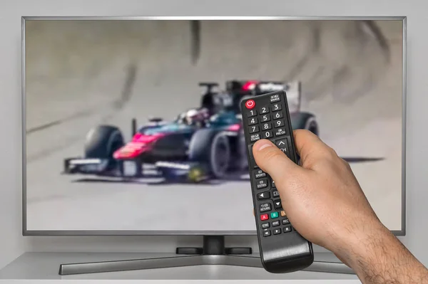 Fórmula F1 carreras en TV y TV mando a distancia — Foto de Stock