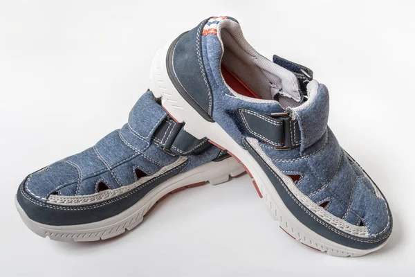 Par de zapatos deportivos azules aislados en blanco —  Fotos de Stock