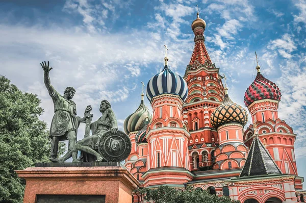 Καθεδρικός Ναός Αγίου βασιλικούς στην Κόκκινη πλατεία στη Μόσχα, Ρωσία — Φωτογραφία Αρχείου