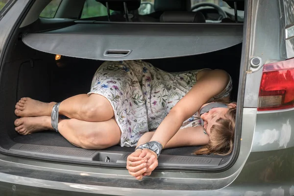 Woman Tied Hands Car Trunk Kidnapping — Stock Photo, Image