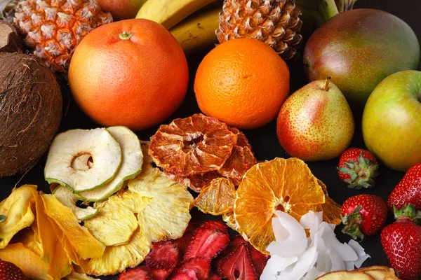 Trockenfrüchte Mit Saftigen Zitrusscheiben Orange Zitrone Grapefruit Citrus Mix Konzept — Stockfoto