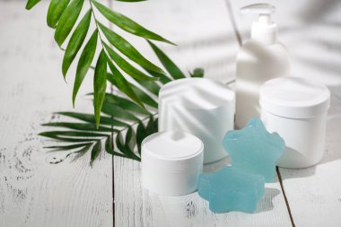 Kozmetik spa kavramı konteyner kavanoz beyaz ile