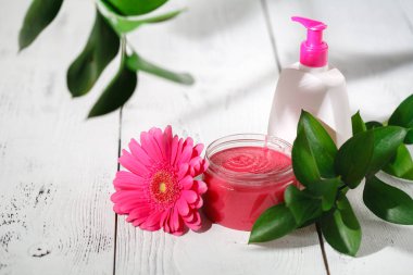 Kozmetik spa kavramı konteyner kavanoz beyaz ile