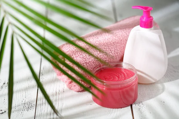 Yeşil yaprak ile doğal fırçalayın organik kozmetik