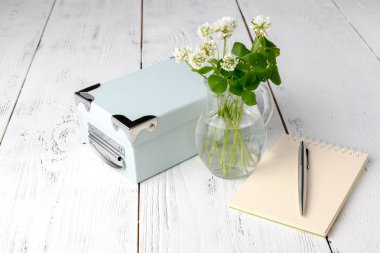 Yaz ruh ile beyaz Yonca Ahşap tablo