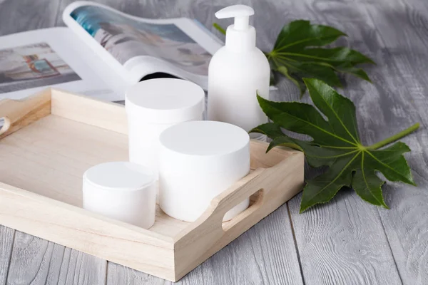 çeşitli kozmetik uygulama kadın cilt için hazır