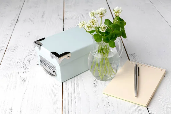 Yaz ruh ile beyaz Yonca Ahşap tablo