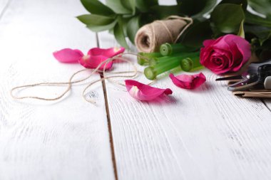 Çiçekçi işyeri: Çiçekler ve aksesuarlar 