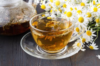 fincan çay papatya çiçek ve papatya ile