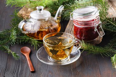 Kırsal tablo taze otlar ile sağlıklı çay