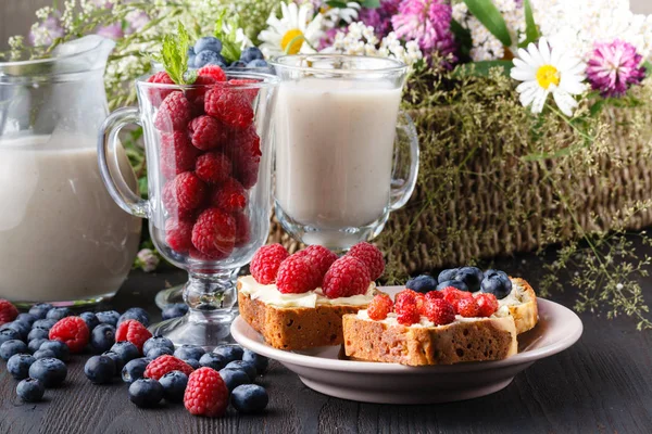 Leche Avena Vegana Láctea Con Bayas Dieta Saludable —  Fotos de Stock