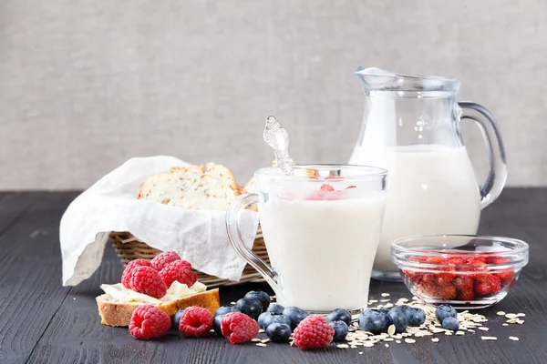 Крупный План Овсяного Молока Концепция Вегетарианской Диеты Здоровые Овсяные Коктейли — стоковое фото