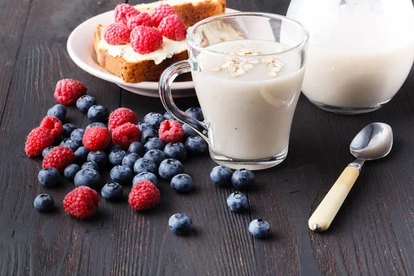 Primer Plano Leche Avena Concepto Una Dieta Vegetariana Batidos Avena —  Fotos de Stock