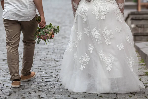 Düğün Sahneleri Şişman Gelin Damat Düğün Ile Yürümek — Stok fotoğraf