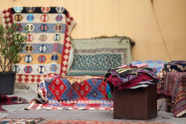 Geleneksel Gürcü halı ve Kilim kilimler Tbilisi Georgia Avrupa'da tipik geometrik desenleri ile