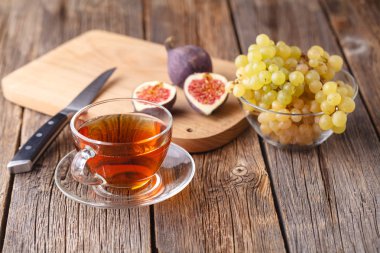 sabah fincan çay meyve, sağlıklı kahvaltı