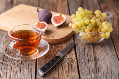 sabah fincan çay meyve, sağlıklı kahvaltı