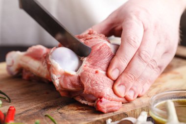 et yemekleri yemek için taze et kesme yakın çekim