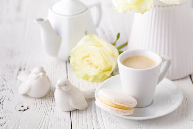 Bir sabah kadın kahvaltı kahve kokulu