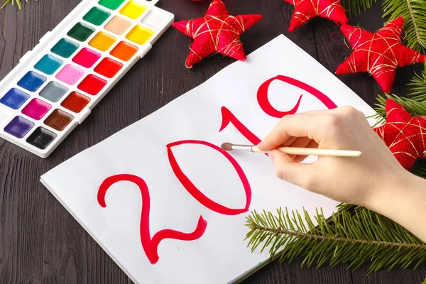 Çocuk Noel Tebrik 2019 Yıl Sembolü Kağıt Üzerine Çizim — Stok fotoğraf