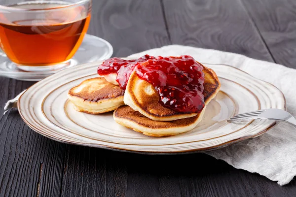 Pfannkuchen Mit Marmelade Und Walnuss — Stockfoto