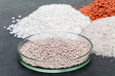 Mineral gübreler granül cam