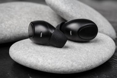 Her gün müzik dinleme için spor su geçirmez kablosuz kulaklık