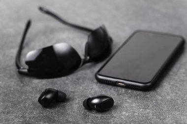Her gün müzik dinleme için spor su geçirmez kablosuz kulaklık