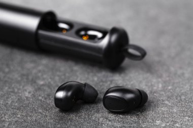 Kablosuz kulaklık ile yeti kutu için uzun saat müzik dinleme