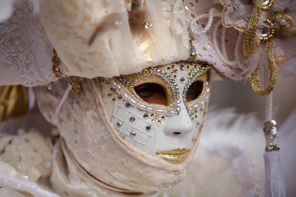 Venice, Italy, Carnival of Venice, beautiful mask at Piazza San — Stock Photo, Image