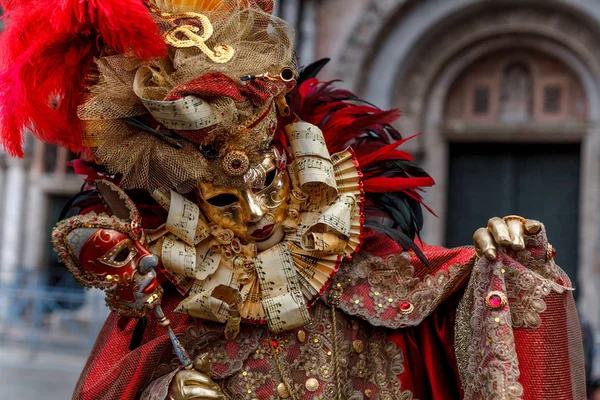 Máscara de Venecia colorida y hermosa, Venecia, Italia — Foto de Stock