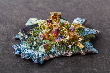 Bir yapay olarak sentezlenmiş bizmut cr yakın makro fotoğraf