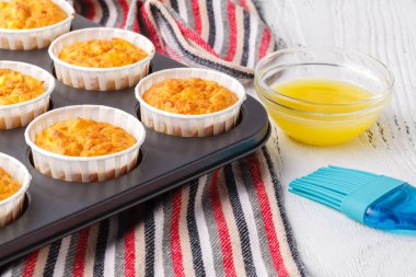 Pişirme pan içinde ev yapımı kabak kek yapma